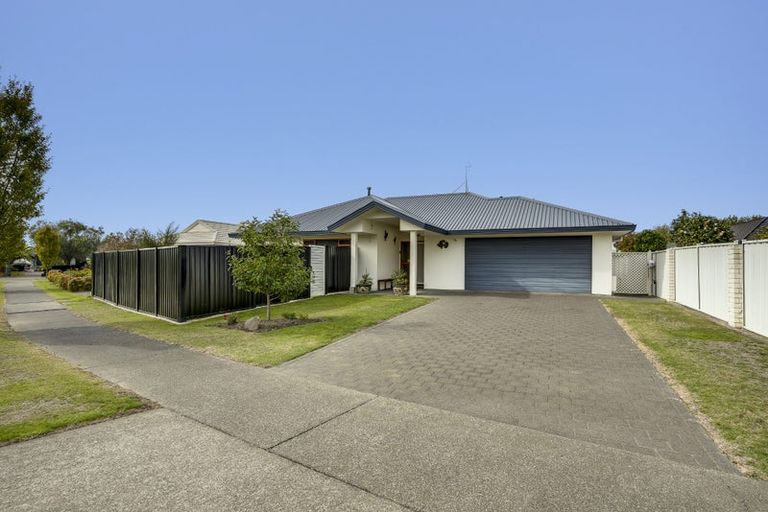 Photo of property in 8 Gresham Place, Taradale, Napier, 4112
