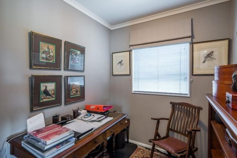 Photo of property in 2 Bluewater Place, Paraparaumu, 5032