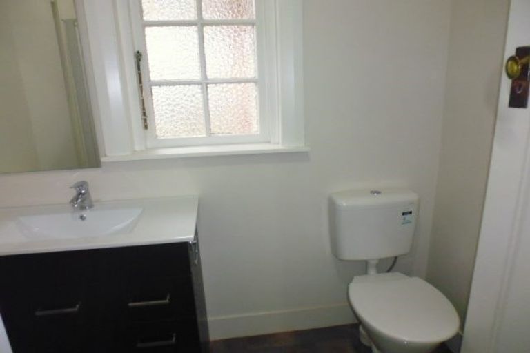 Photo of property in 83 Cambridge Terrace, Waterloo, Lower Hutt, 5011