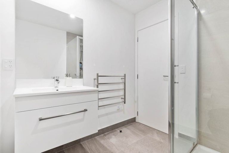 Photo of property in 2/5 Parson Lane, Papatoetoe, Auckland, 2025