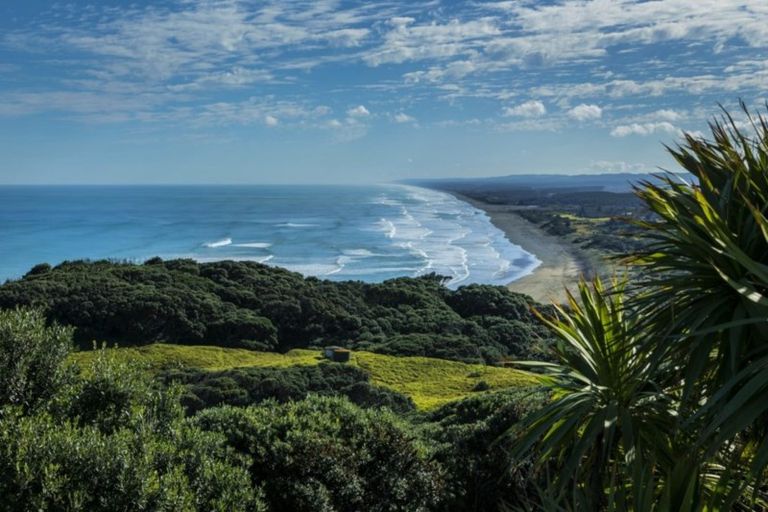 Photo of property in 40 Waitea Road, Muriwai, Waimauku, 0881