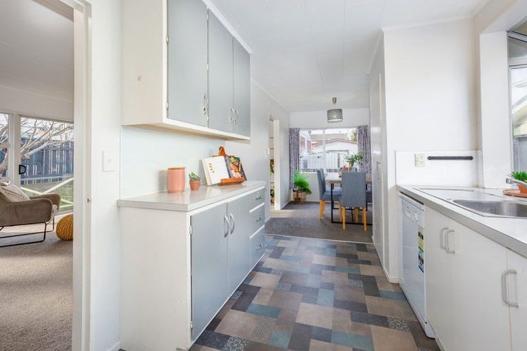 Photo of property in 2 Pascoe Avenue, Paremata, Porirua, 5026