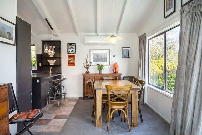 Photo of property in 8 Vista Crescent, Maoribank, Upper Hutt, 5018