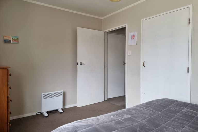 Photo of property in 69a Hartford Crescent, Totara Park, Upper Hutt, 5018