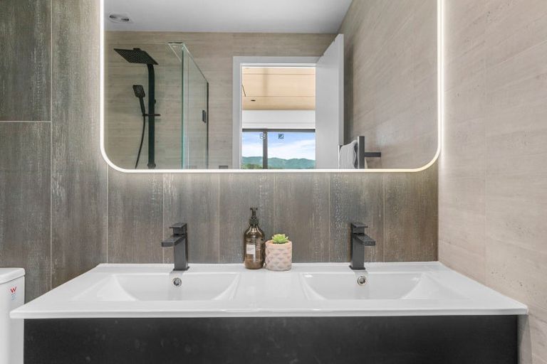 Photo of property in 2 Blue Moon Rise, Langs Beach, 0582