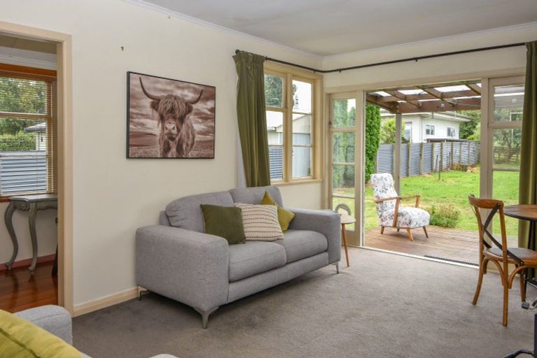 Photo of property in 2 Kent Street, Carterton, 5713