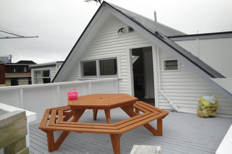 Photo of property in 336 The Terrace, Te Aro, Wellington, 6011
