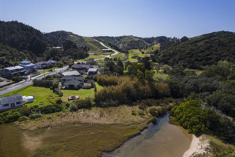 Photo of property in 36 Te Maika Road, Ngunguru, Whangarei, 0173