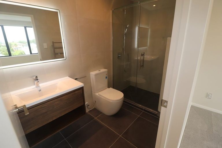 Photo of property in 2 Nephrite Lane, Henderson, Auckland, 0610