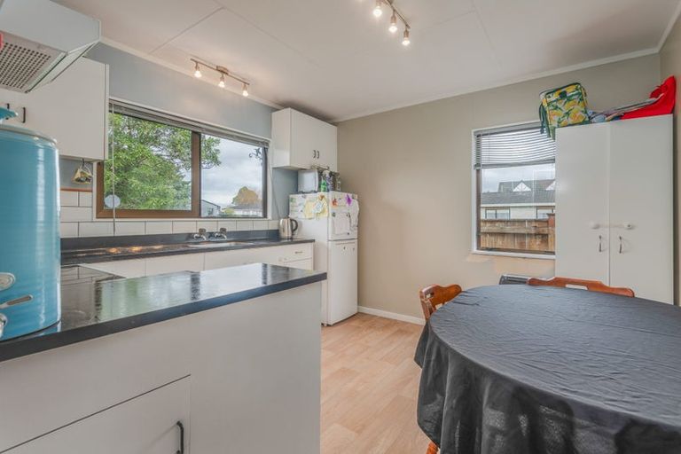 Photo of property in 59 Raglan Avenue, Cloverlea, Palmerston North, 4412