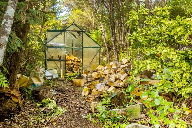 Photo of property in 33 Fraser Street, Wainuiomata, Lower Hutt, 5014