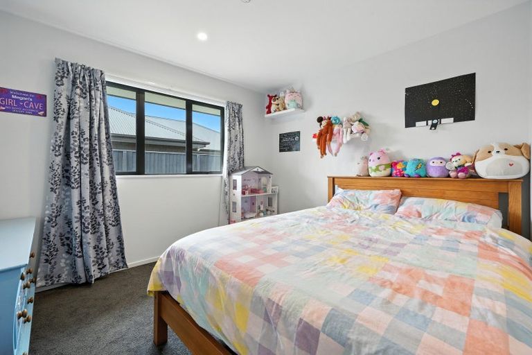 Photo of property in 20 Tara Crescent, Woodend, 7610