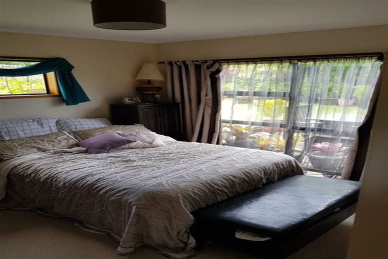 Photo of property in 2/13 Parramatta Place, Botany Downs, Auckland, 2010