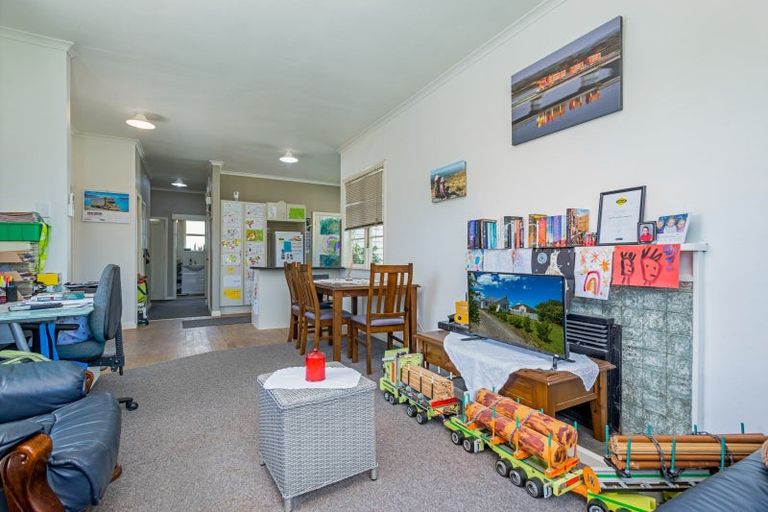 Photo of property in 24 Huia Street, Pahiatua, 4910