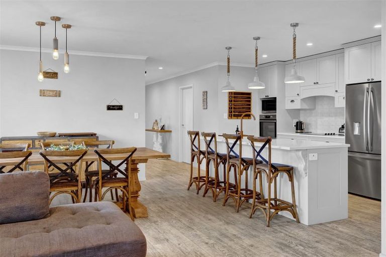 Photo of property in 8 The Terrace, Bell Block, New Plymouth, 4312