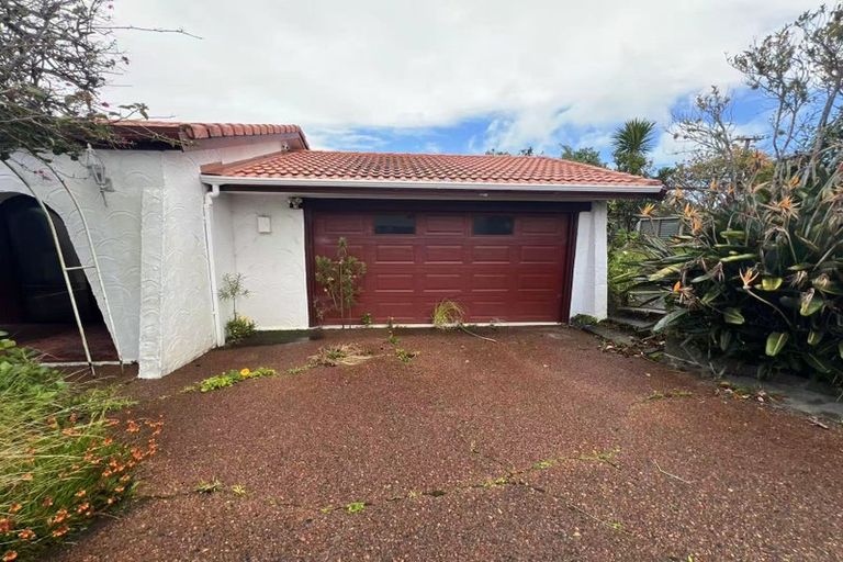 Photo of property in 56 Balmain Road, Chatswood, Auckland, 0626