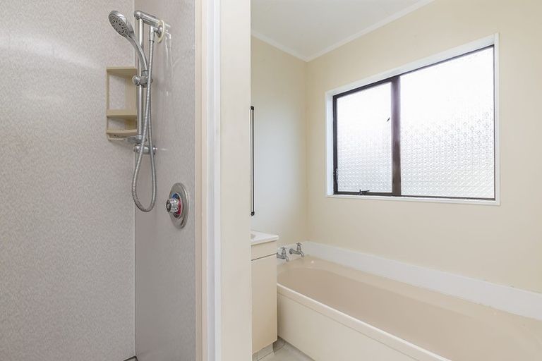 Photo of property in 17 Cathie Place, Karori, Wellington, 6012