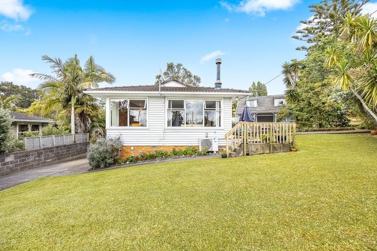 Photo of property in 156 Godley Road, Titirangi, Auckland, 0604