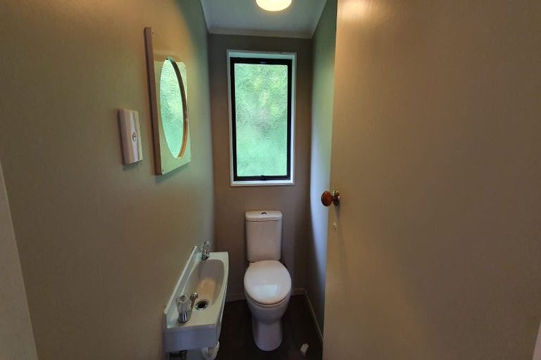 Photo of property in 34 Pekanga Road, Normandale, Lower Hutt, 5010