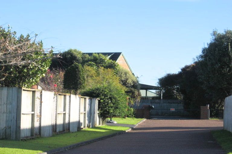 Photo of property in 76 Tington Avenue, Wattle Downs, Auckland, 2103