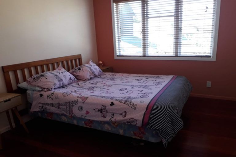 Photo of property in 1/37 Nile Road, Milford, Auckland, 0620