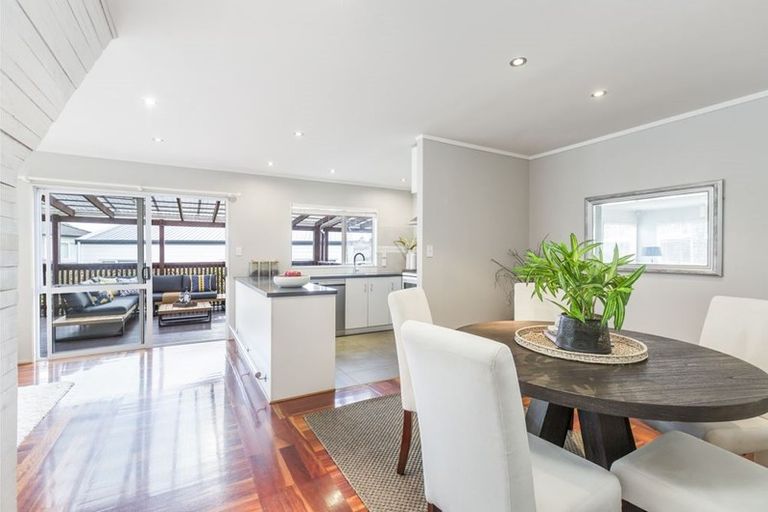 Photo of property in 1/15 Kennedy Avenue, Forrest Hill, Auckland, 0620