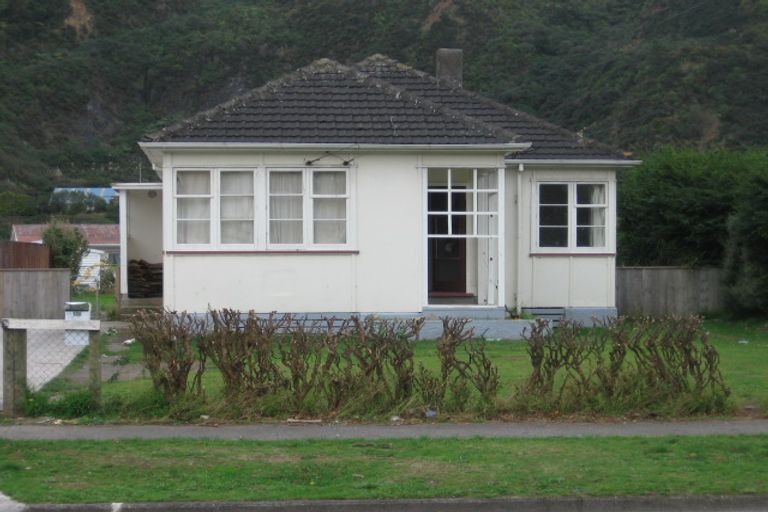 Photo of property in 139 Molesworth Street, Taita, Lower Hutt, 5011