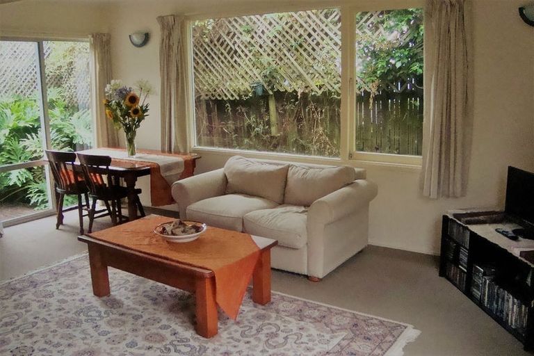 Photo of property in 2/56 Peach Road, Glenfield, Auckland, 0629