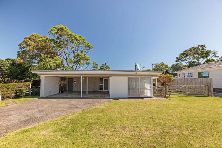Photo of property in 18 Waterlea Avenue, Mangere Bridge, Auckland, 2022