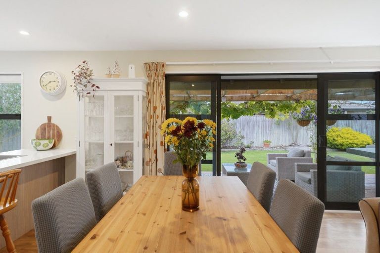 Photo of property in 75 Sequoia Way, Rangiora, 7400