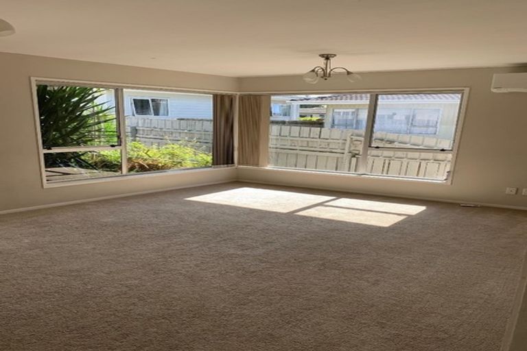 Photo of property in 19 Innismara Avenue, Wattle Downs, Auckland, 2103