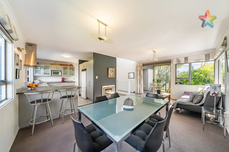 Photo of property in 2 Stanhope Grove, Korokoro, Lower Hutt, 5012