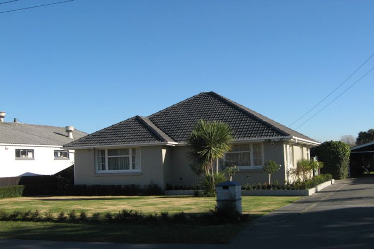 Photo of property in 110 Palmers Road, New Brighton, Christchurch, 8083