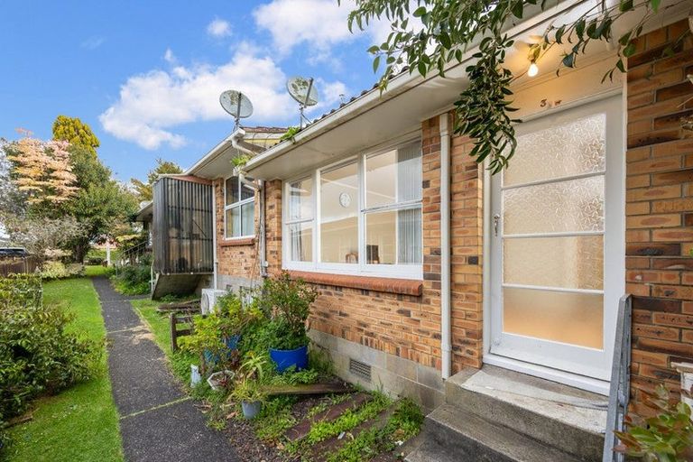 Photo of property in 3/135 Titirangi Road, New Lynn, Auckland, 0600