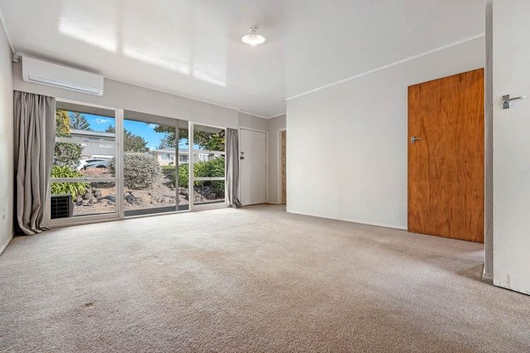 Photo of property in 21 Pegler Drive, Howick, Auckland, 2014