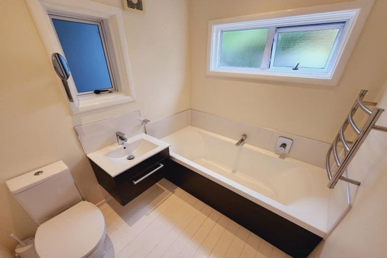 Photo of property in 3 Clyde Road, Bluff Hill, Napier, 4110