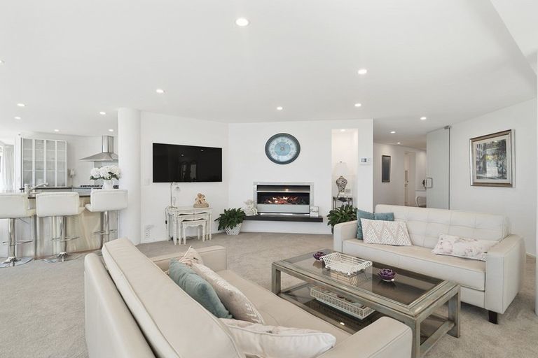 Photo of property in 1/31 Craig Road, Milford, Auckland, 0620