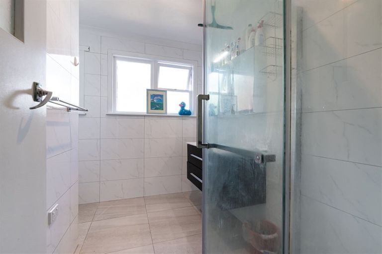 Photo of property in 2a Colin Street, Mangere, Auckland, 2022