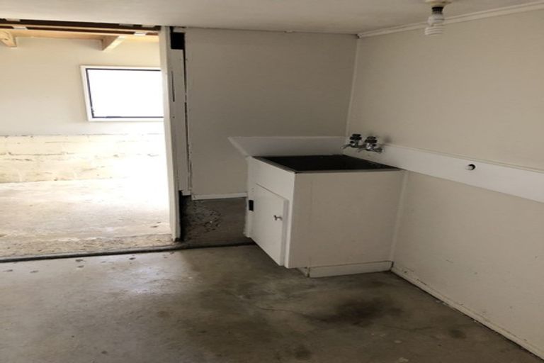 Photo of property in 1/68 College Road, Northcote, Auckland, 0627