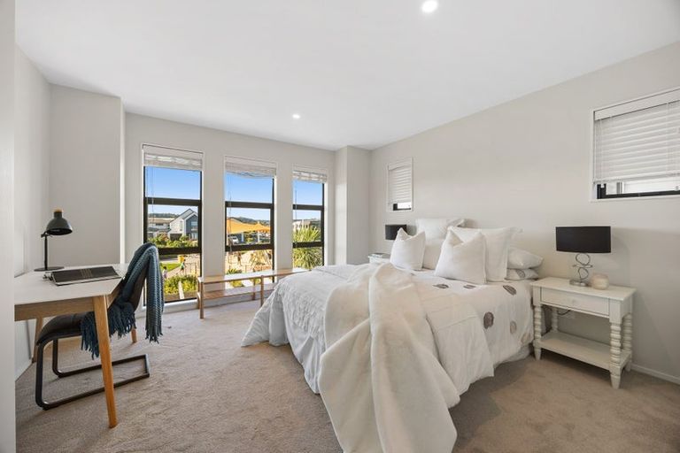 Photo of property in 21 Irving Place, Hobsonville, Auckland, 0616