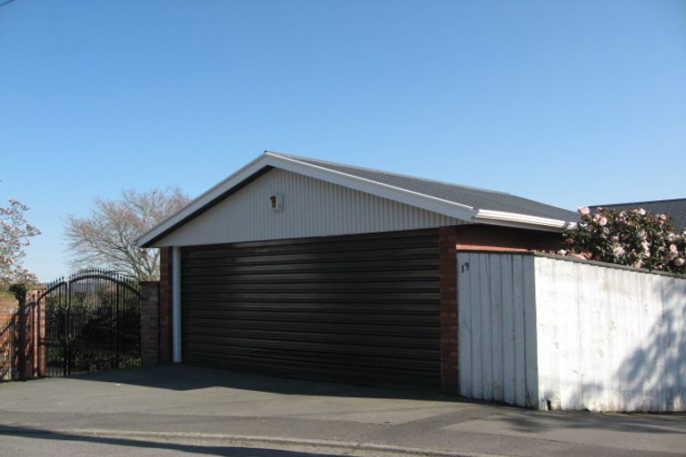 Photo of property in 19 Heaton Rhodes Place, Cashmere, Christchurch, 8022