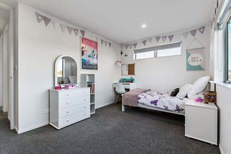 Photo of property in 4a Ross Crescent, Orewa, 0931