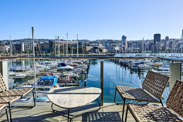 Photo of property in Clyde Quay Wharf, 2b/6 Clyde Quay Wharf, Te Aro, Wellington, 6011