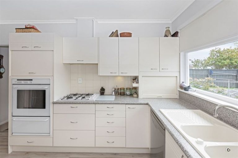 Photo of property in 19 Joyce Crescent, Ilam, Christchurch, 8041