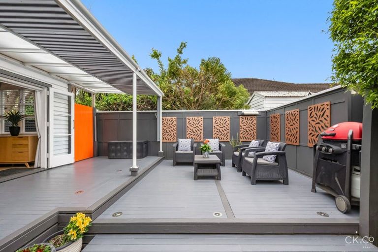 Photo of property in 31 Birdwood Road, Waterloo, Lower Hutt, 5011