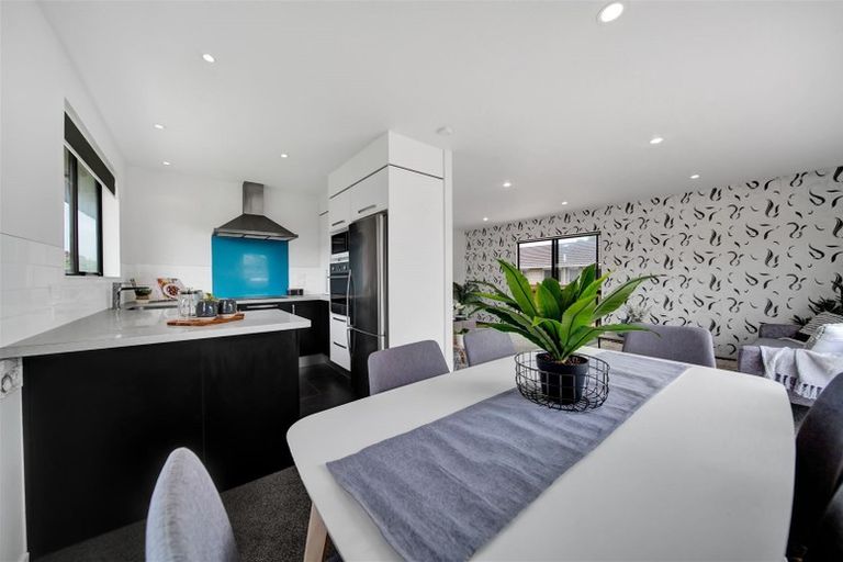 Photo of property in 15 Jade Place, Bell Block, New Plymouth, 4312