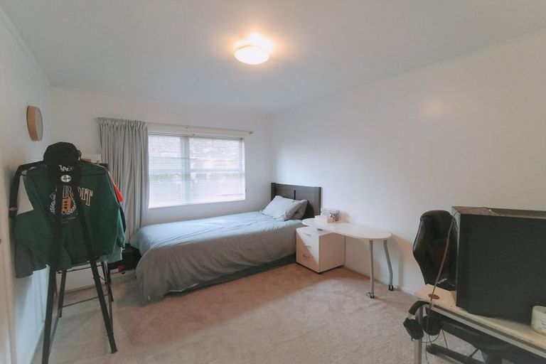 Photo of property in 33 Minaret Drive, Bucklands Beach, Auckland, 2014