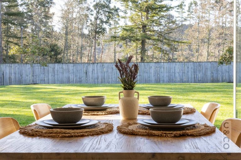 Photo of property in 11 Kahika Grove, Huapai, Kumeu, 0810