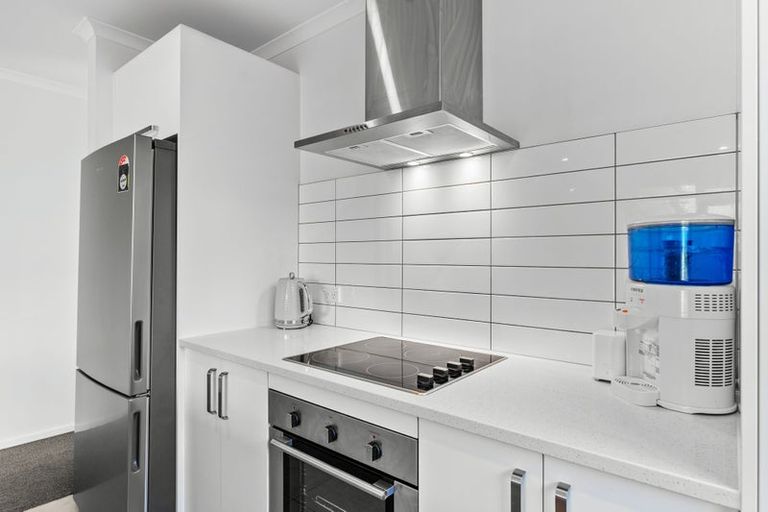 Photo of property in 17 Perla Road, Pukekohe, 2120