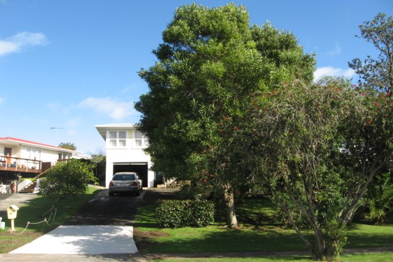 Photo of property in 61 Ennis Avenue, Pakuranga Heights, Auckland, 2010